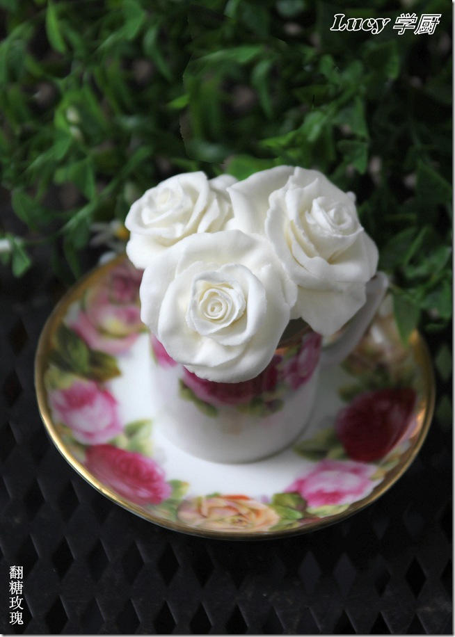 第一朵翻糖玫瑰–自制棉花糖翻糖膏—Marshmallow Fondant Rose