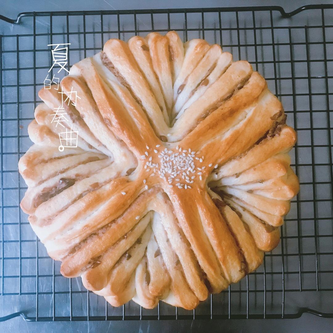 豆沙花式面包