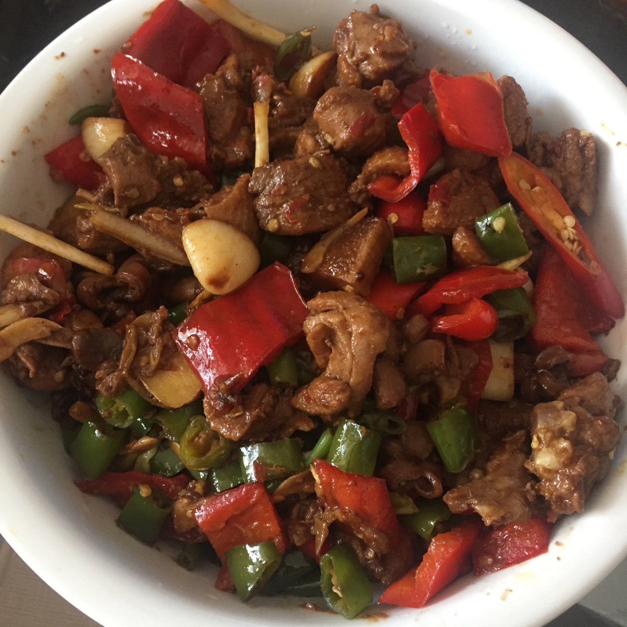 子姜焖鸭煲