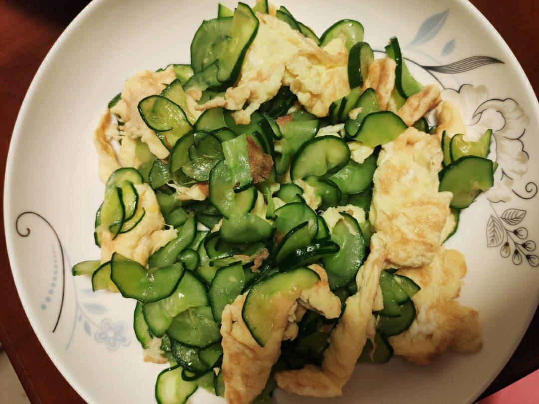 脆黄瓜炒鸡蛋～一菜登大堂