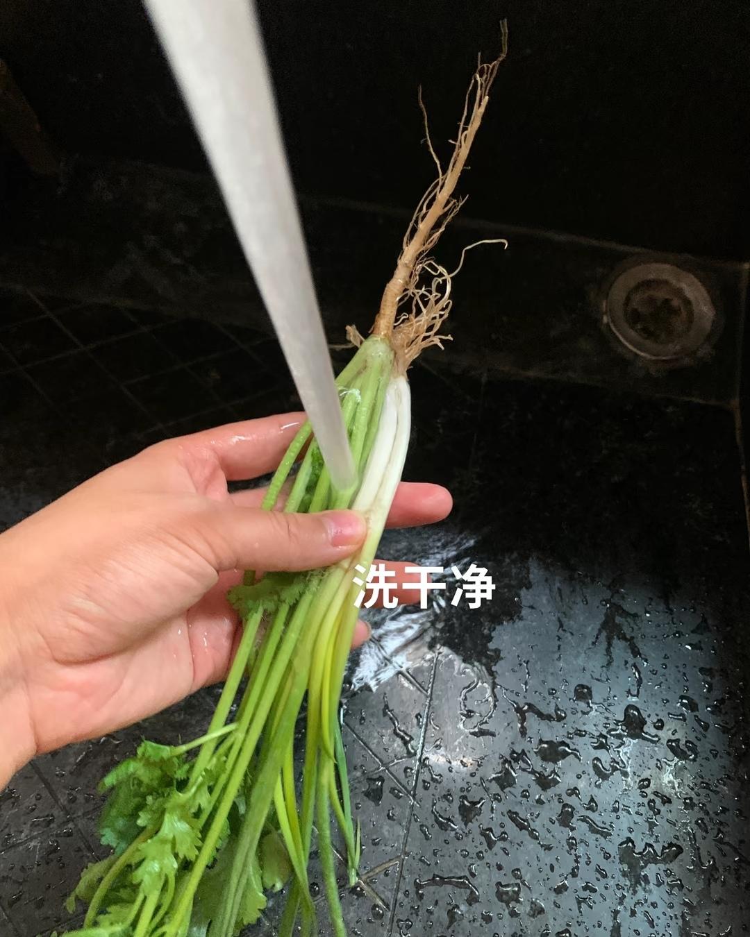 麻辣孜然豆腐皮的做法 步骤9