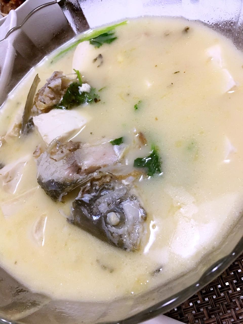 鲫鱼豆腐汤