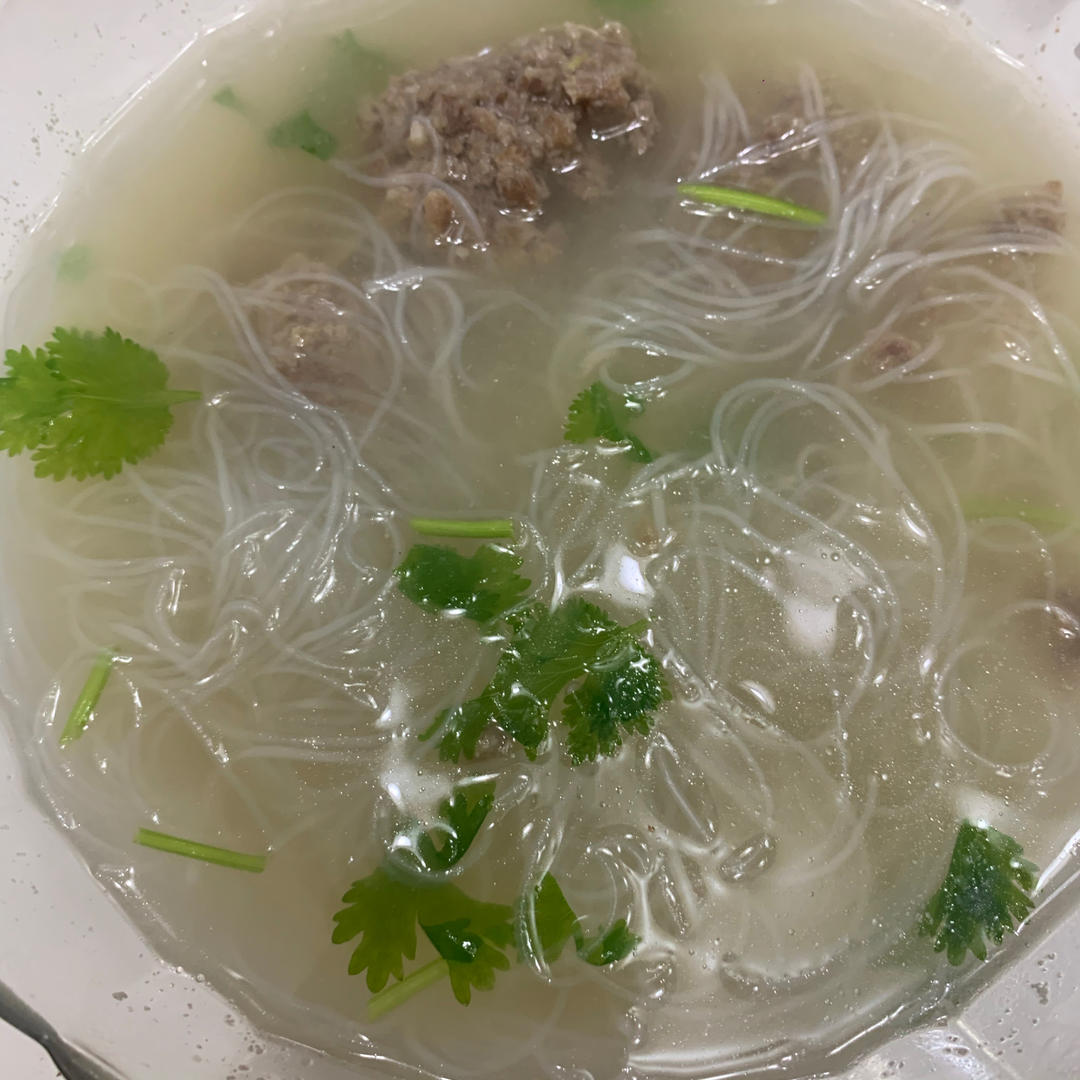 牛肉丸子粉丝汤