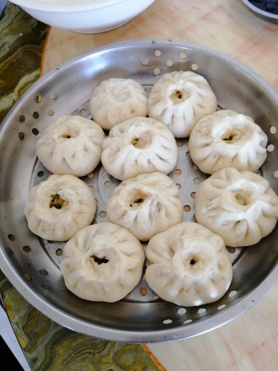 韭菜木耳鸡蛋包子
