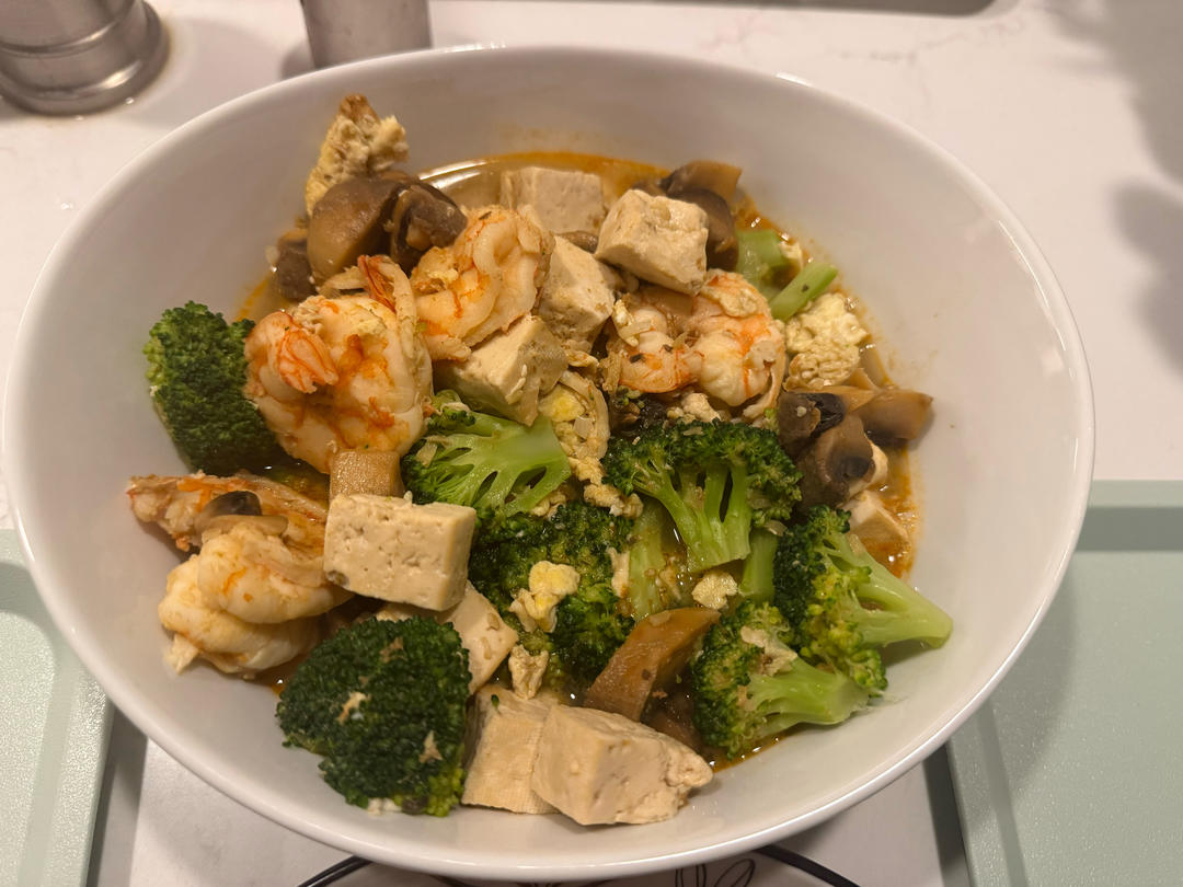 豆腐鲜虾菇菌汤