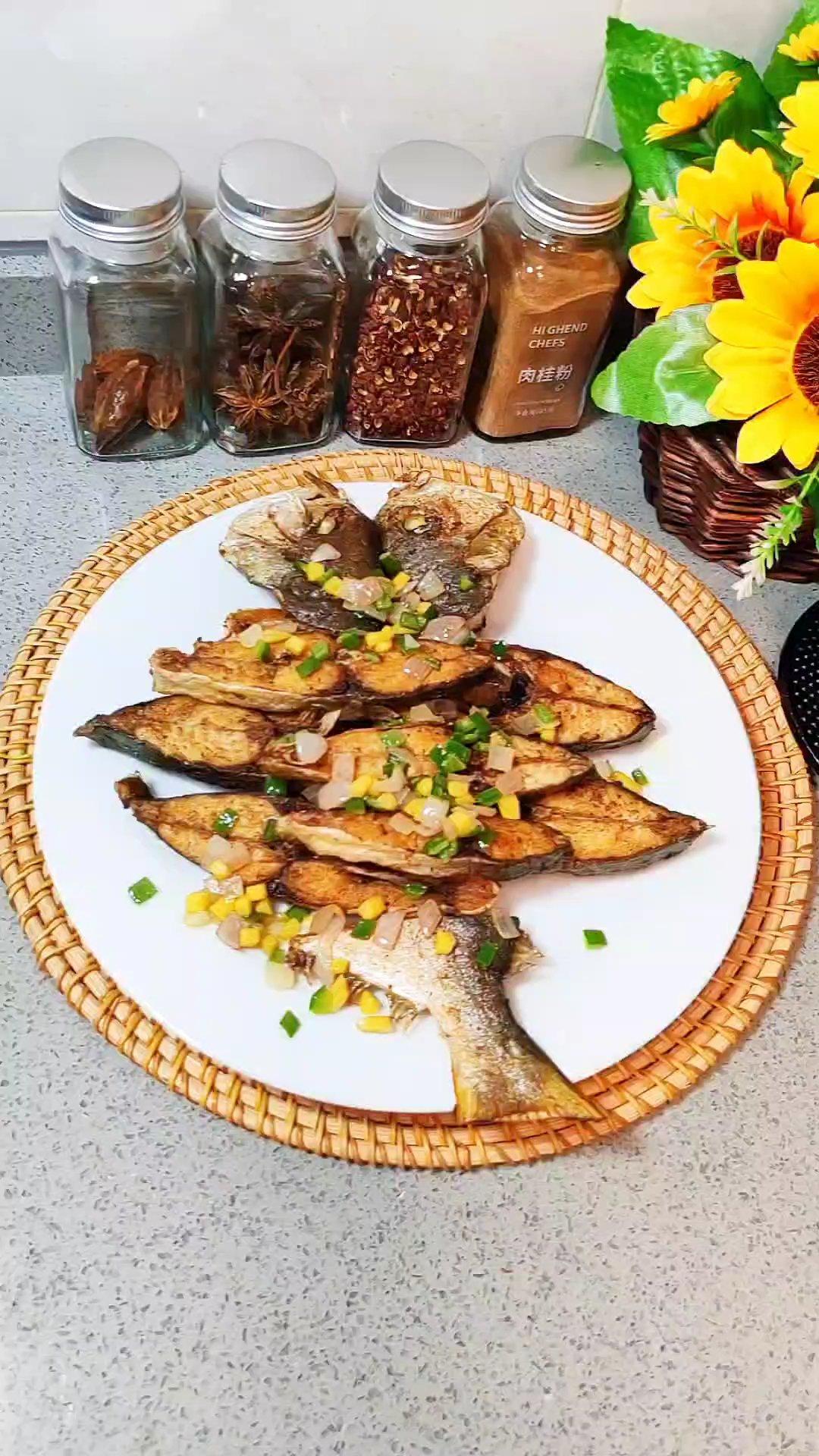 香煎金仓鱼-只需简单的调味料的做法 步骤6