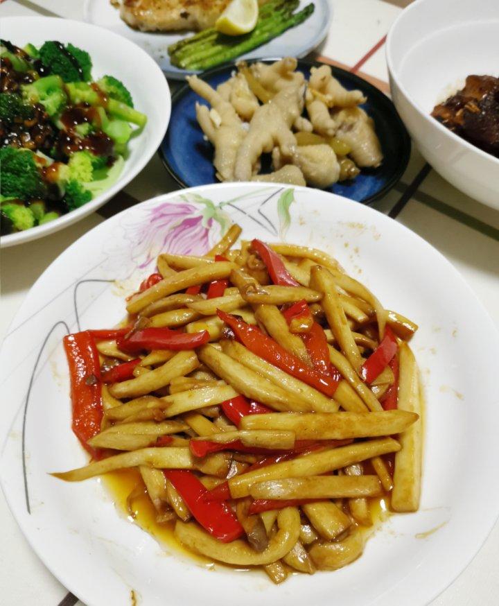 青椒素炒杏鲍菇