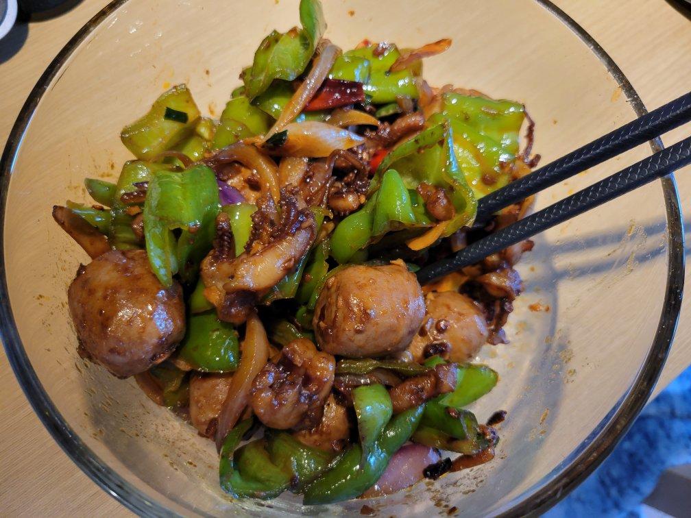 超下饭的孜然鱿鱼须，香辣爽嫩，比烧烤还好吃