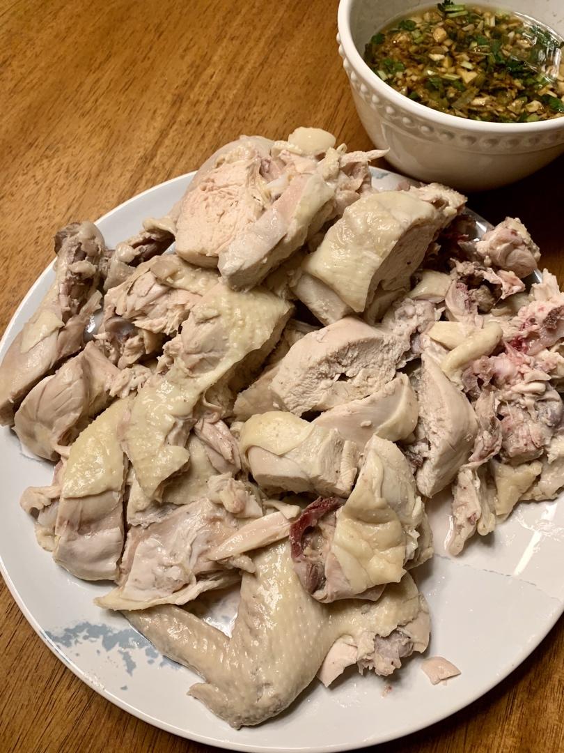 家庭厨房白切鸡