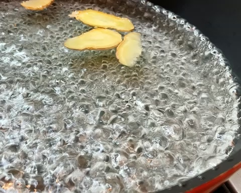 泰式柠檬虾-柠檬酸辣虾-夏日爽口开胃菜的做法 步骤2