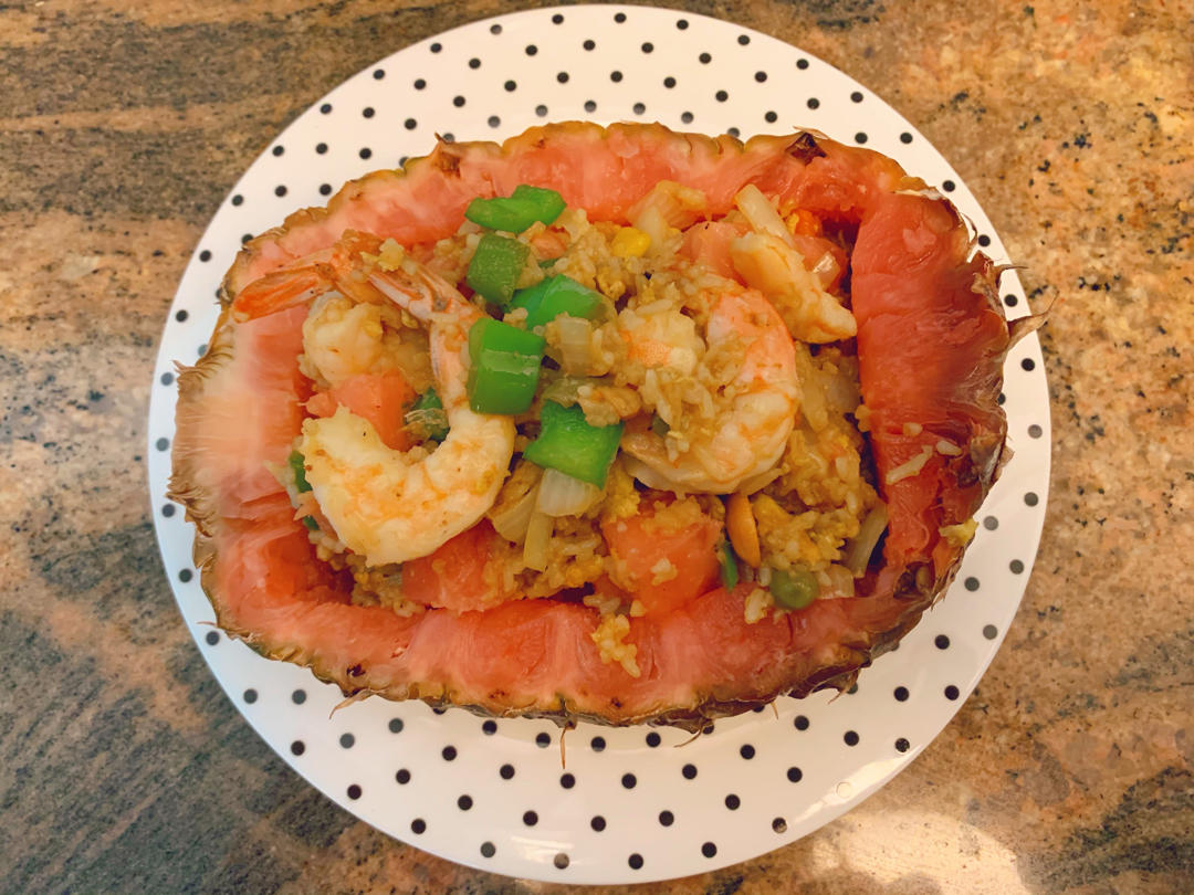抓人眼球的泰式菠萝饭