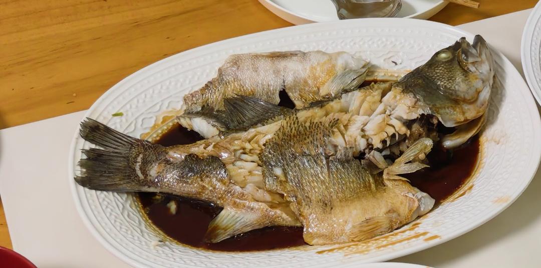10分钟做 清蒸鲈鱼 （附切鱼图解）