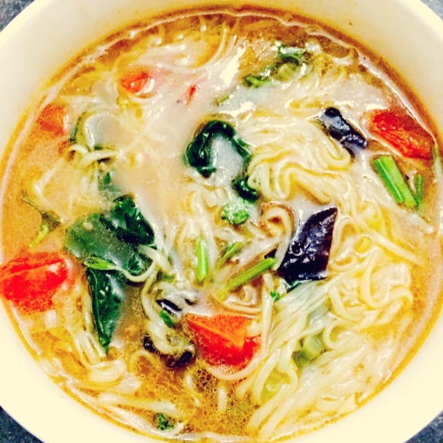 武藏小甜甜丽娜做的肉丝热汤面