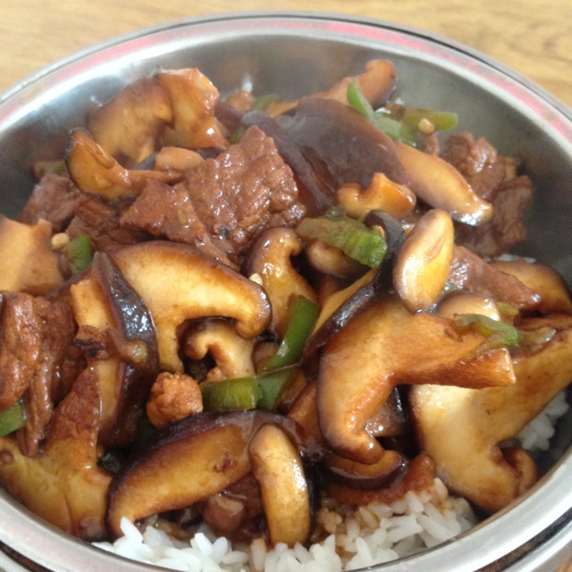 蘑菇炒肉片