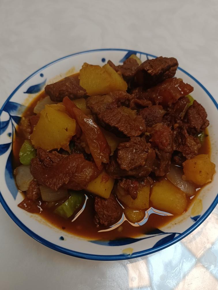 土豆烧牛肉的做法