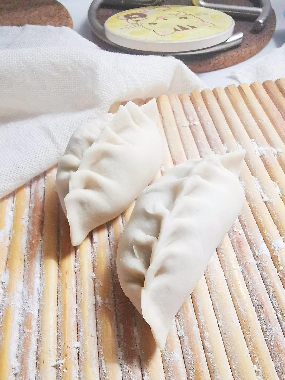 西葫芦鸡蛋馅儿饺子(内有柳叶饺子手法视频)