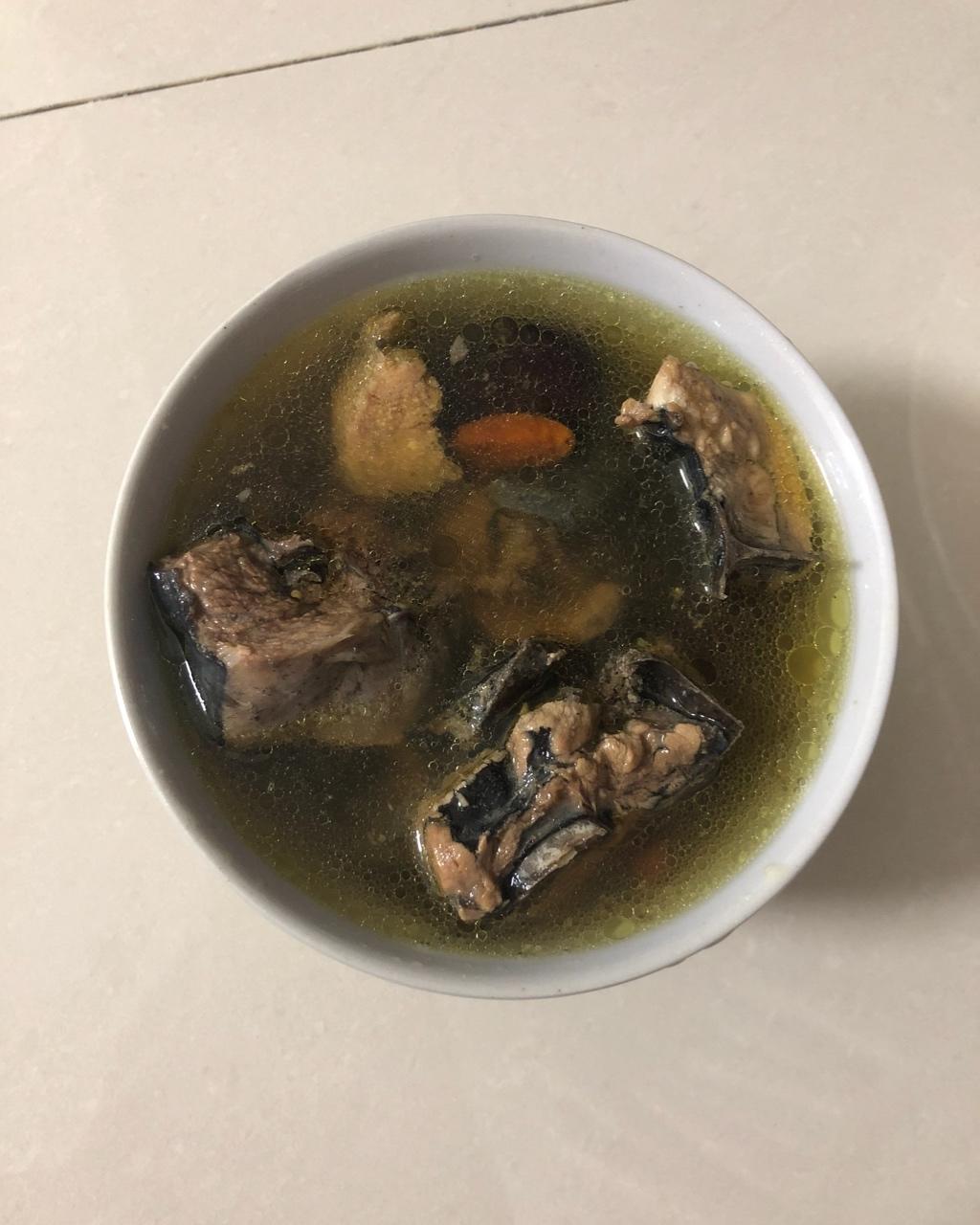 枸杞红枣乌鸡汤