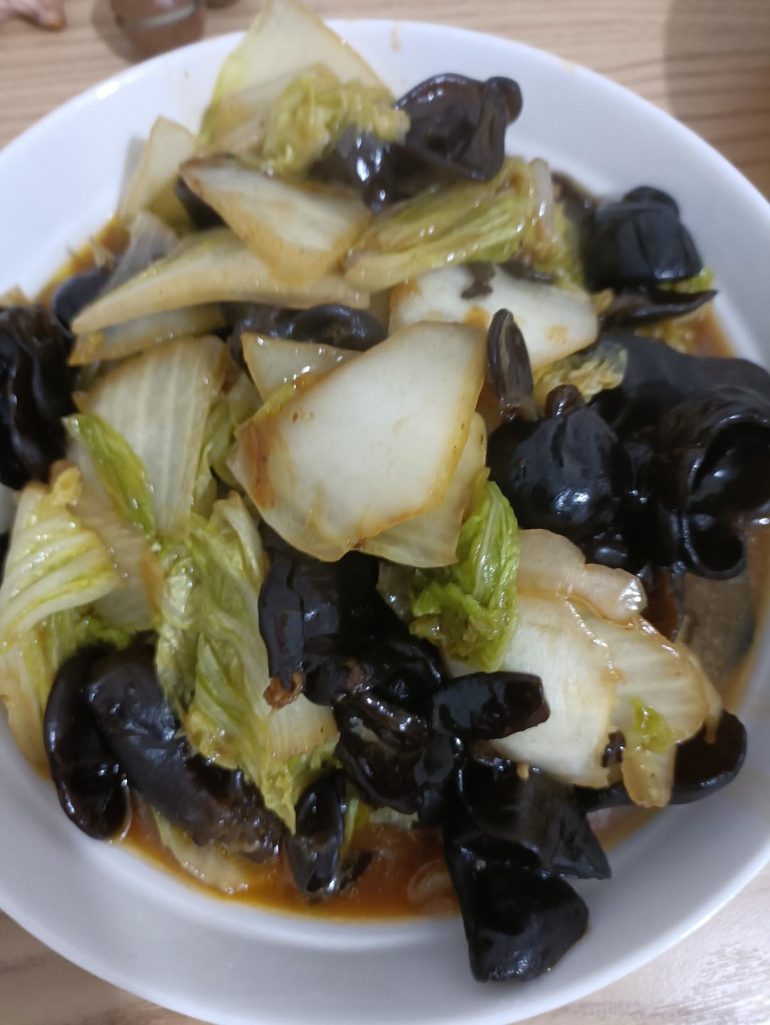 白菜炒木耳