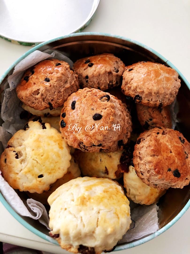 超级松软完美裂纹的司康-English scones