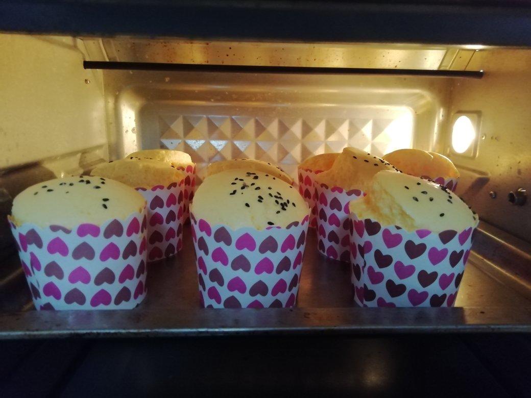 软绵绵戚风纸杯蛋糕