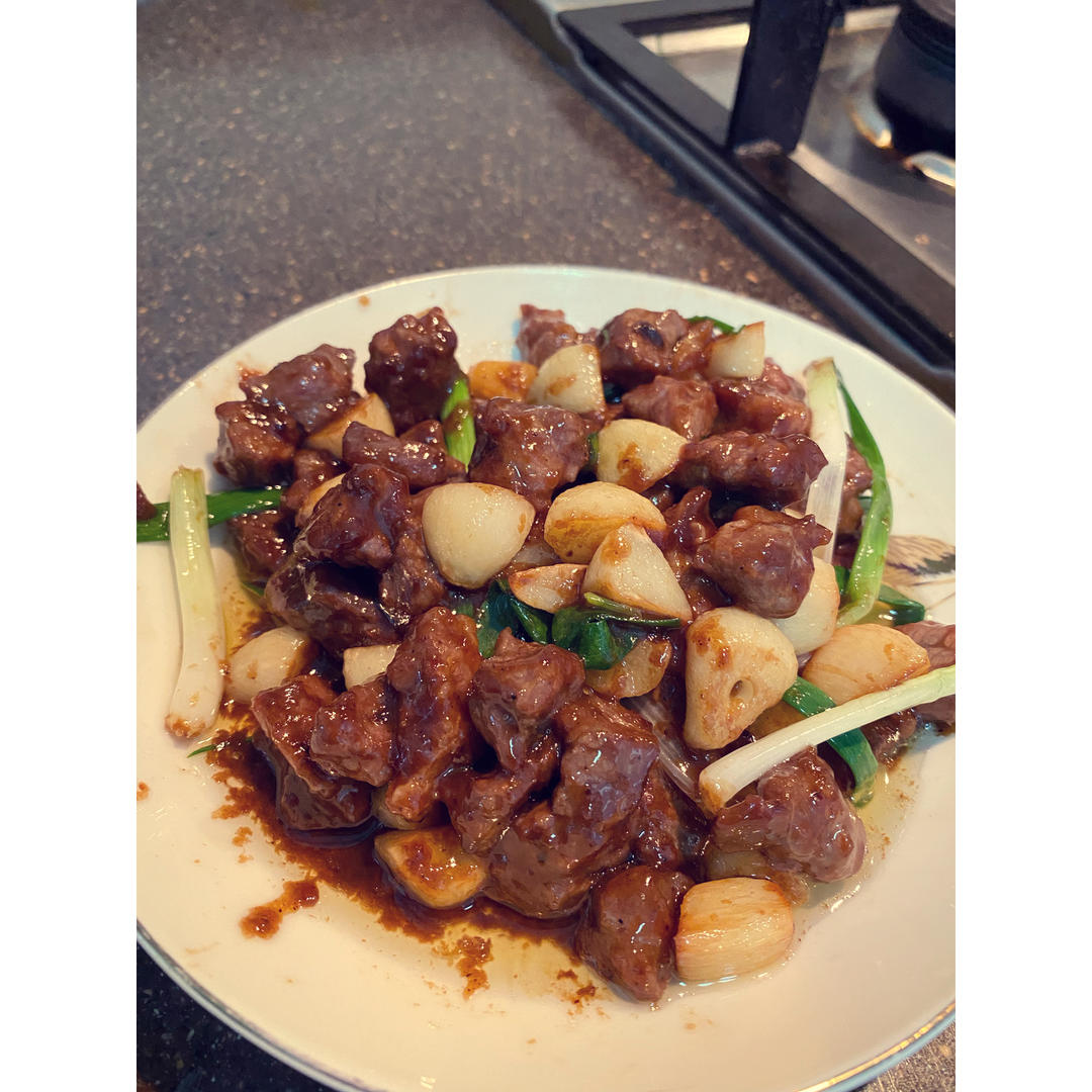 黑胡椒金蒜牛肉粒