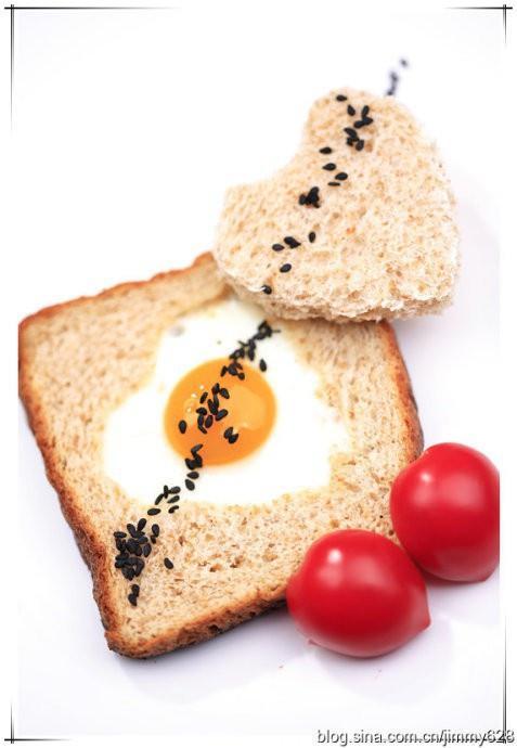 心型面包煎蛋的做法
