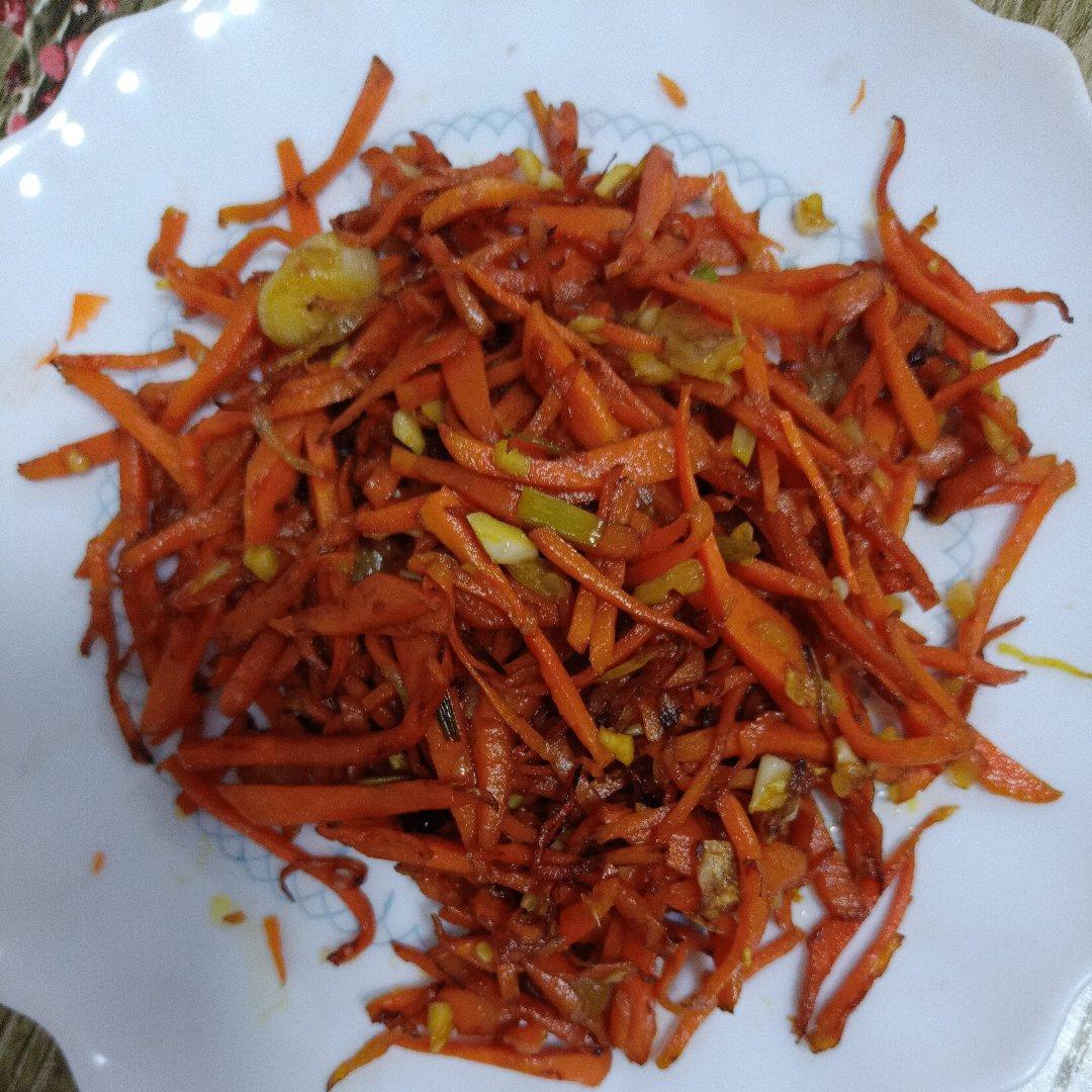 蒜香胡萝卜丝（素菜也能很好吃）