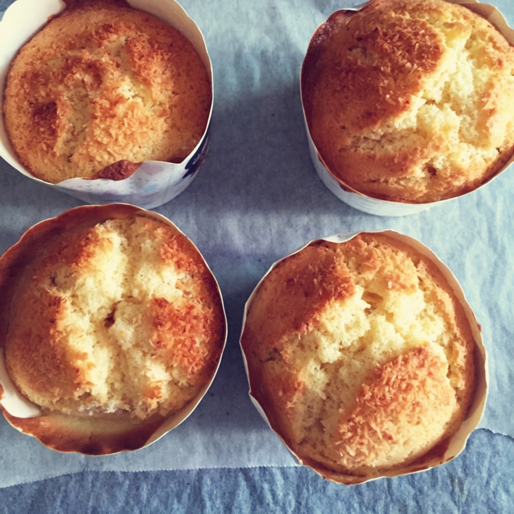 不会回缩的纸杯蛋糕