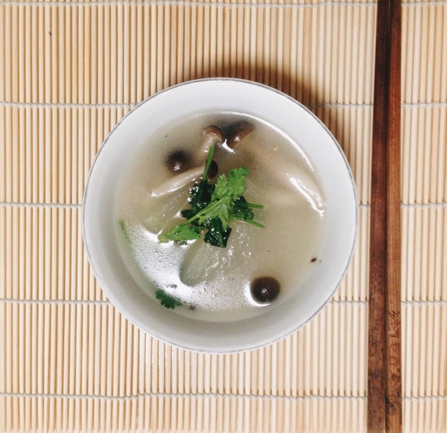 海鲜菇冬瓜薏米汤