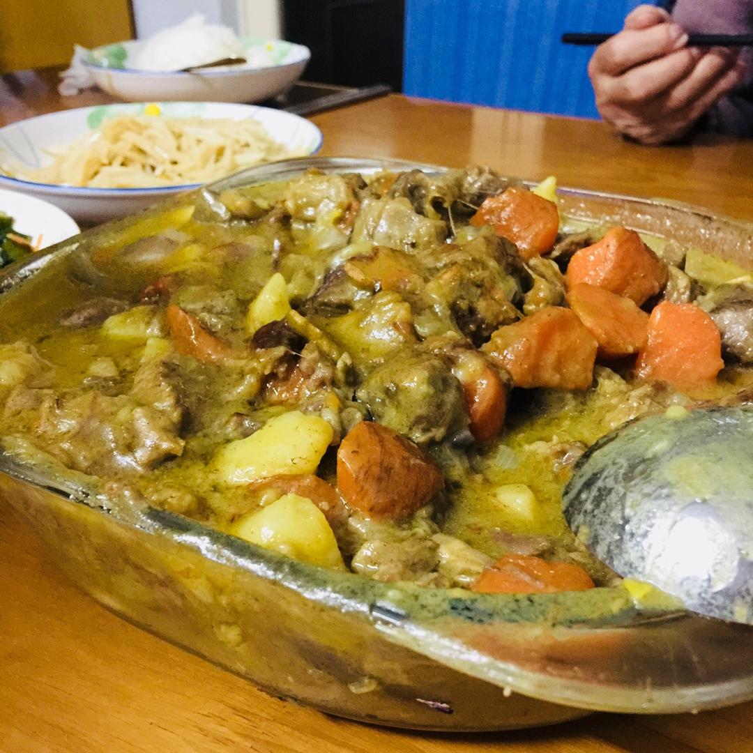 咖喱土豆炖牛腩