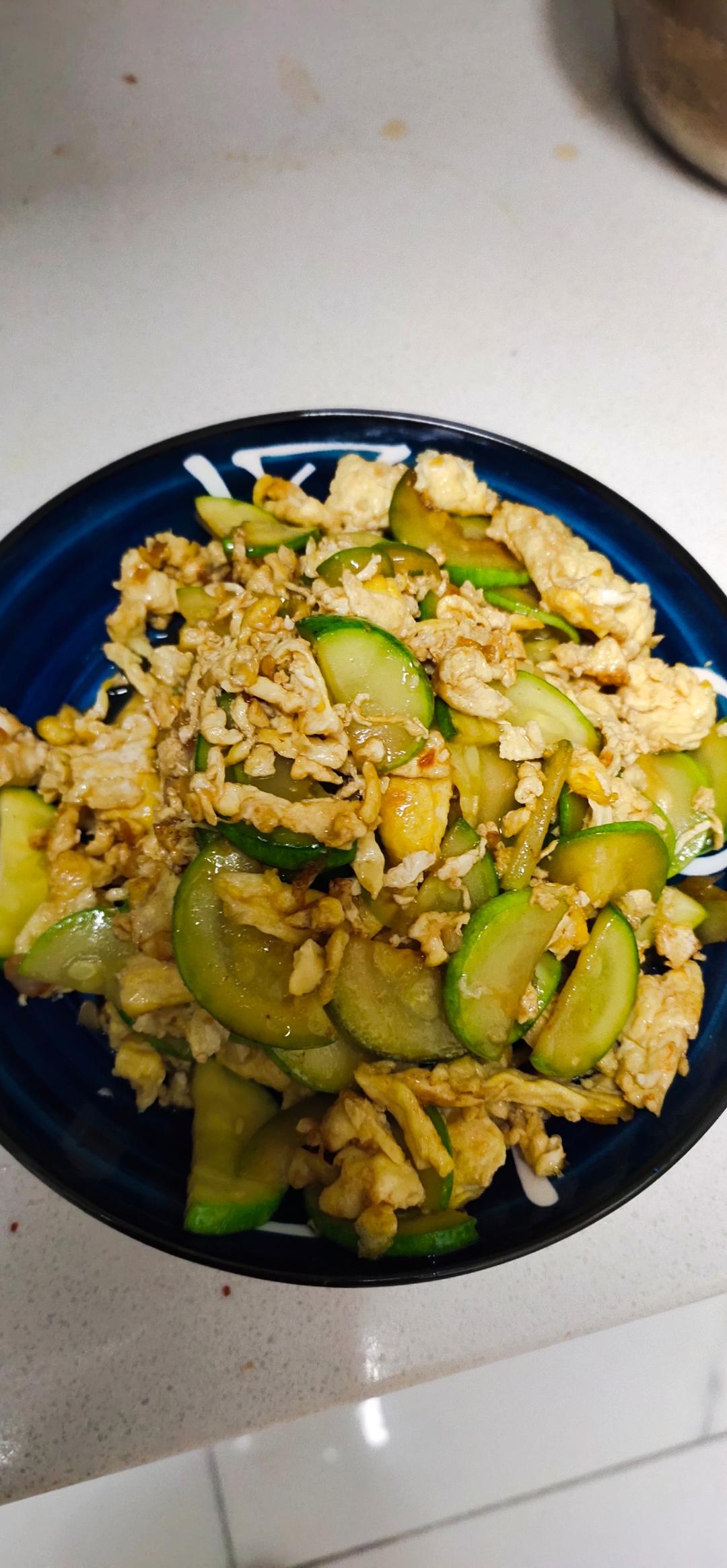 西葫芦炒鸡蛋(从不修图，拒绝夸张)