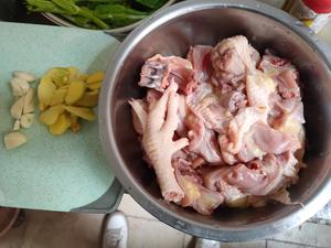 香喷喷炒鸡肉的做法 步骤1