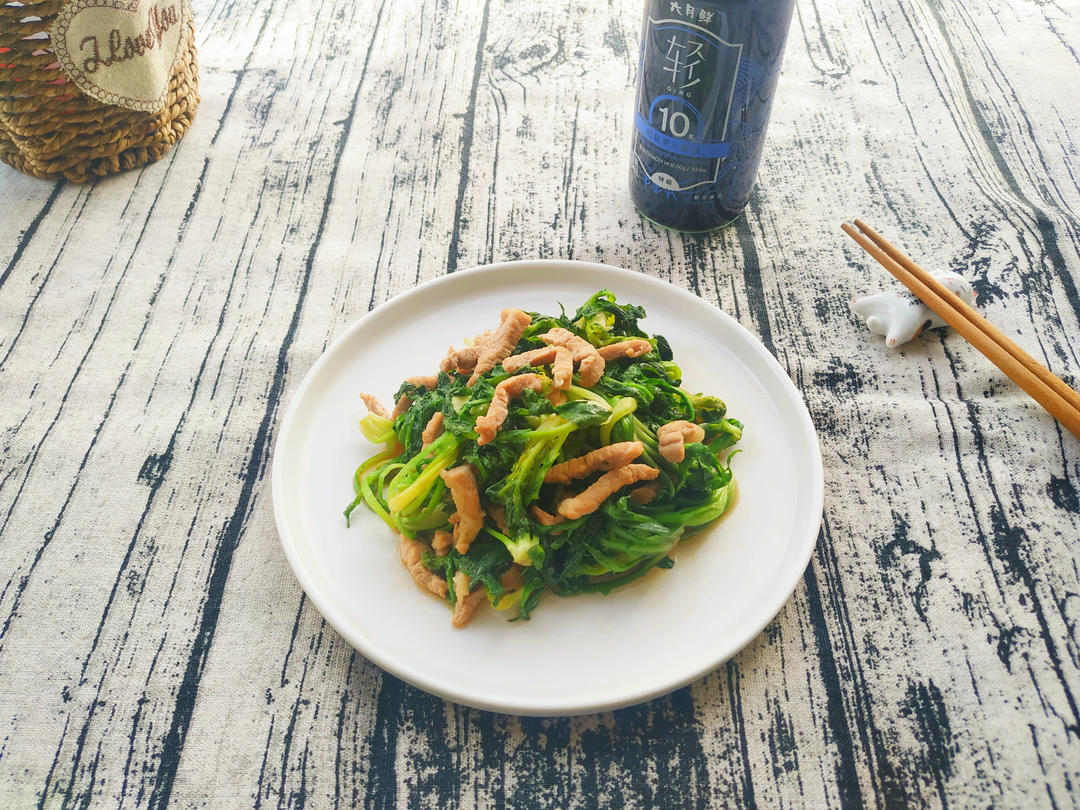 荠菜炒肉丝