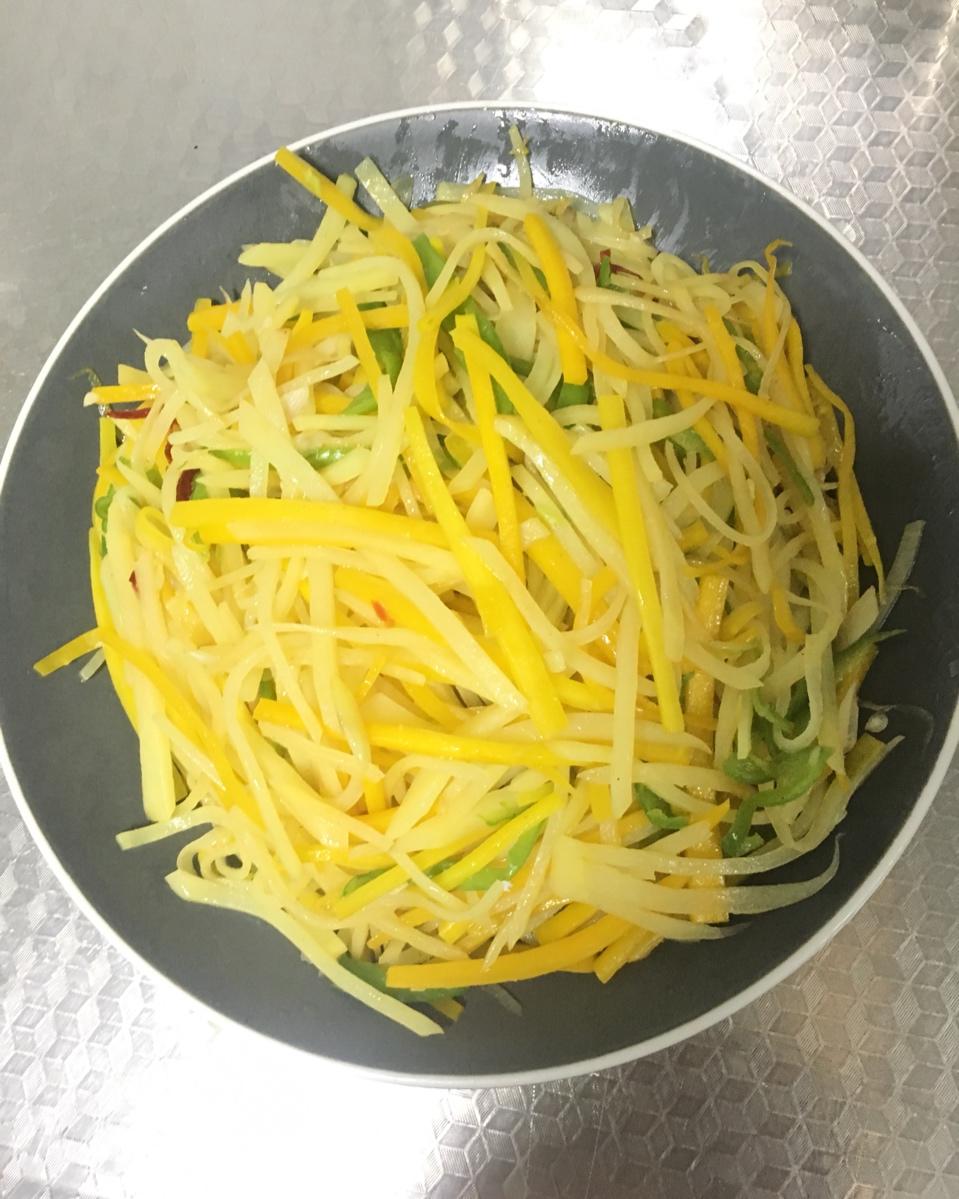 炒胡萝卜土豆丝