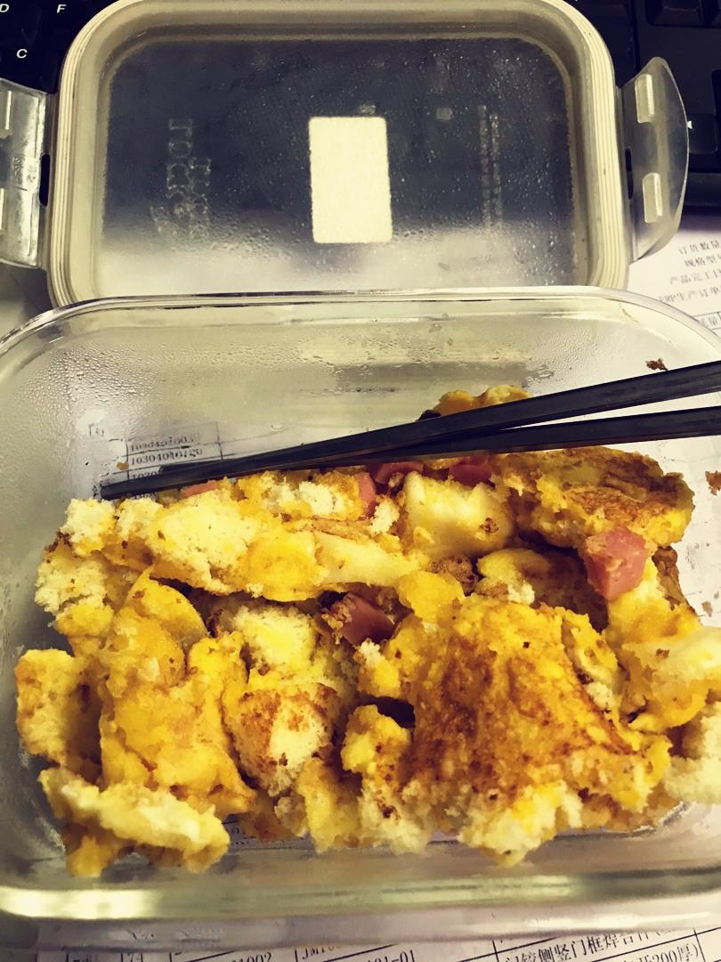 快手早餐新吃法:馒头摊鸡蛋