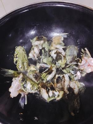 冬天必煮黄刺鱼豆腐汤的做法 步骤4