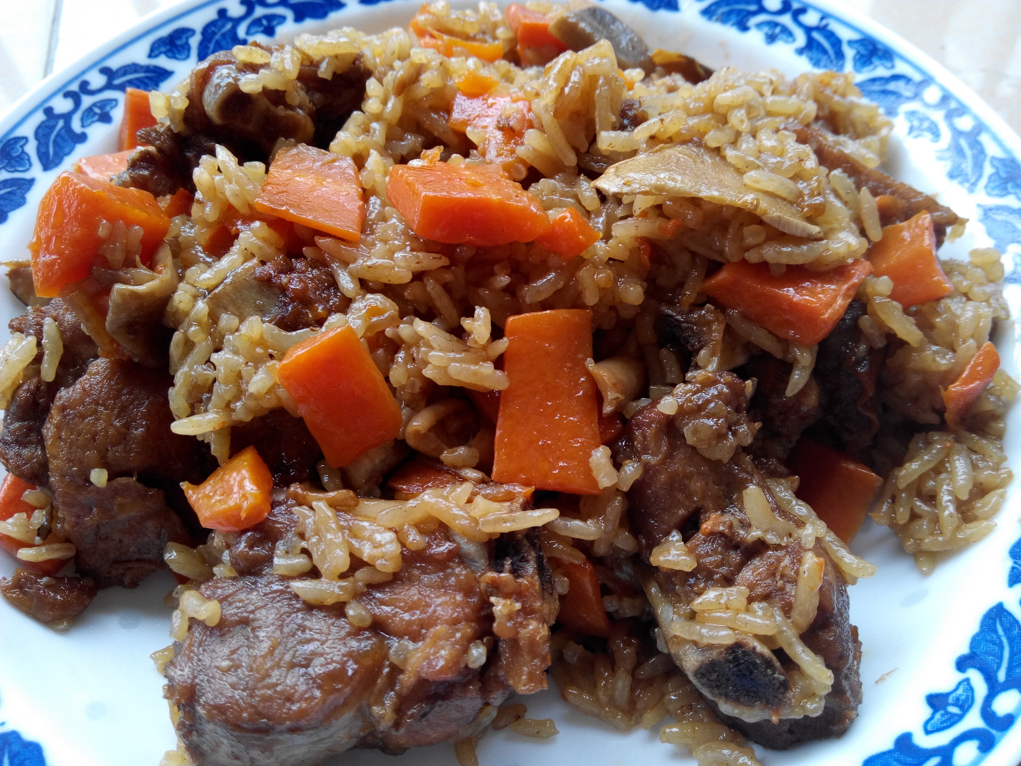 喷香排骨焖饭（爆好吃）