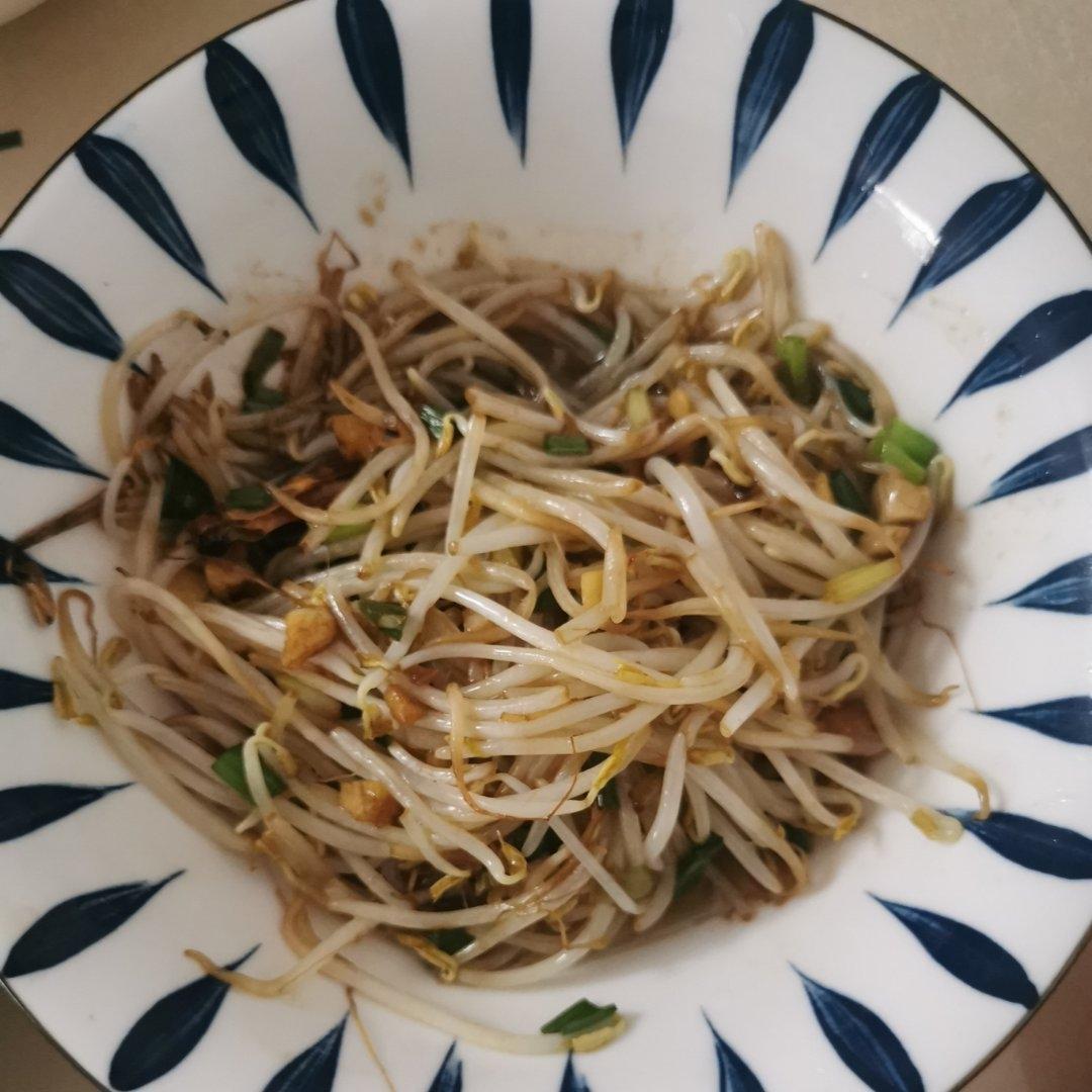 厨师长教你：“炝炒绿豆芽”的家常做法，味道非常赞