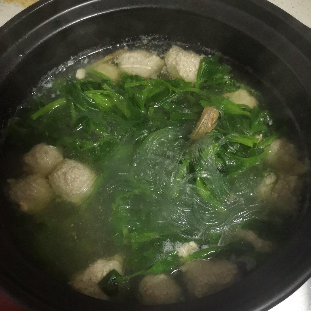 厨师长分享：“粉丝肉丸汤”的家常做法，原汁原味，收藏起来