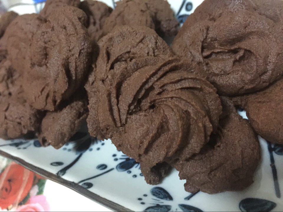 挤花毫无压力的巧克力曲奇