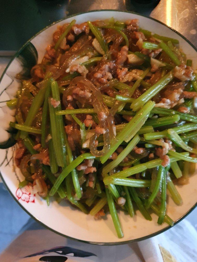 素炒芹菜粉