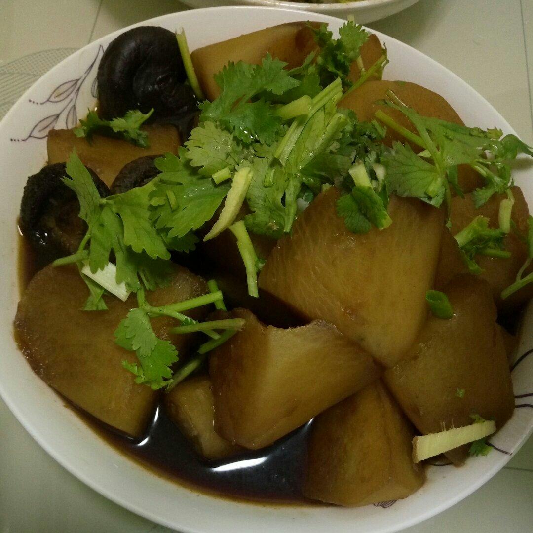 香菇炖萝卜（无油美味减肥）