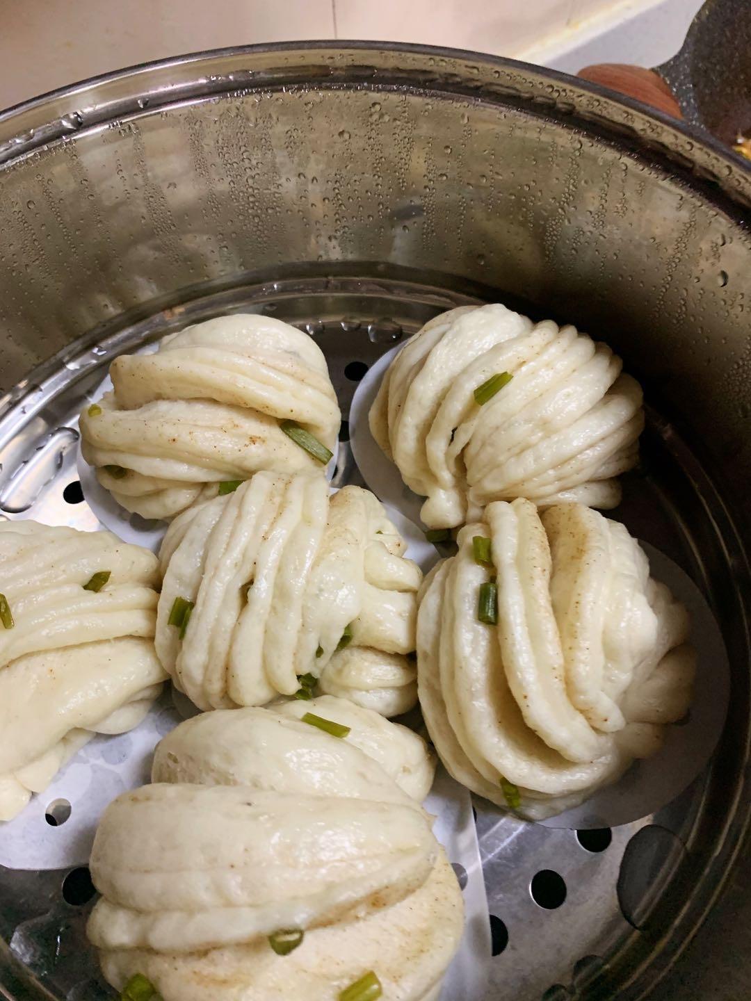 葱油花卷，一根筷子卷出漂亮的造型