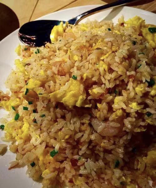咸蛋黄鲜虾炒饭