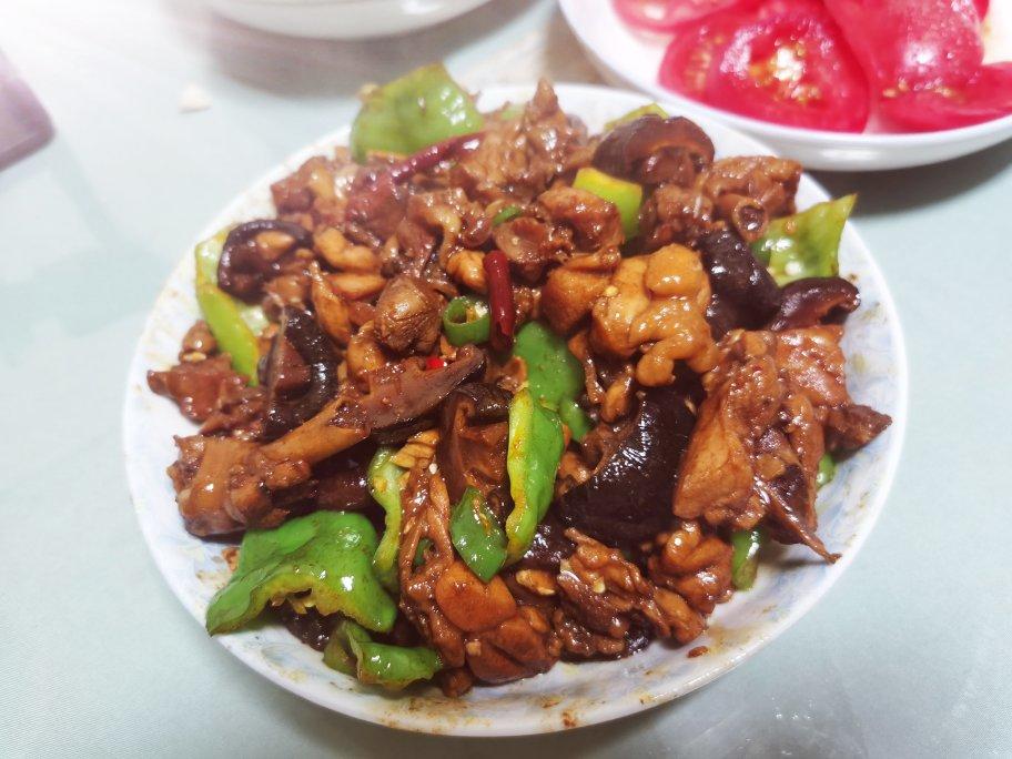 好吃到原地爆炸的黄焖鸡