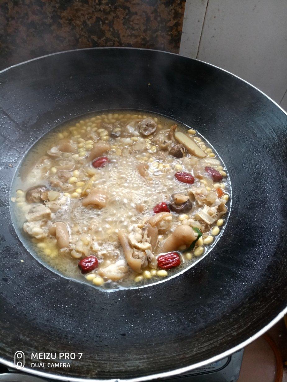 红烧猪蹄君&黄豆（秋冬滋补圣品）