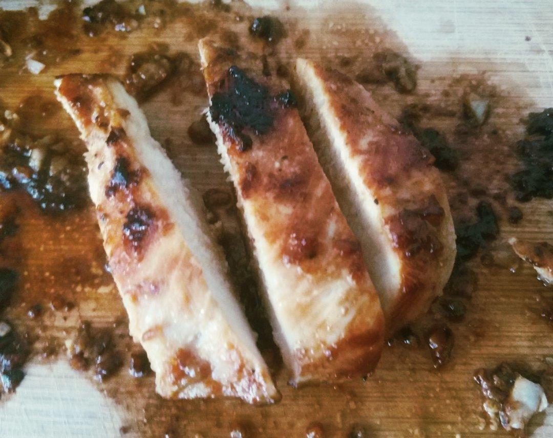 酷炫屌炸天好吃的煎鸡胸肉（香蒜蜂蜜煎鸡胸肉）