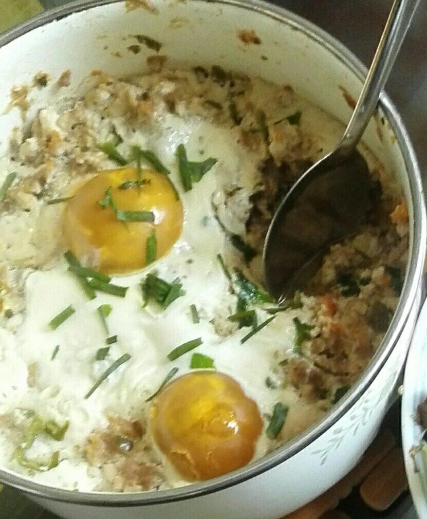 梅干菜肉饼蒸咸蛋
