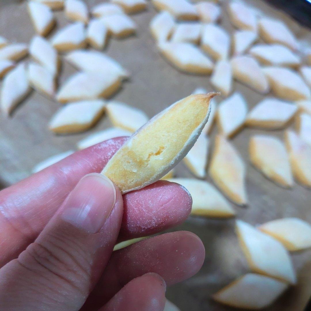 三个鸡蛋一碗面就能做出的小零食 哄娃神器 孩子一口一个喜欢的停不下来 附细节视频详解