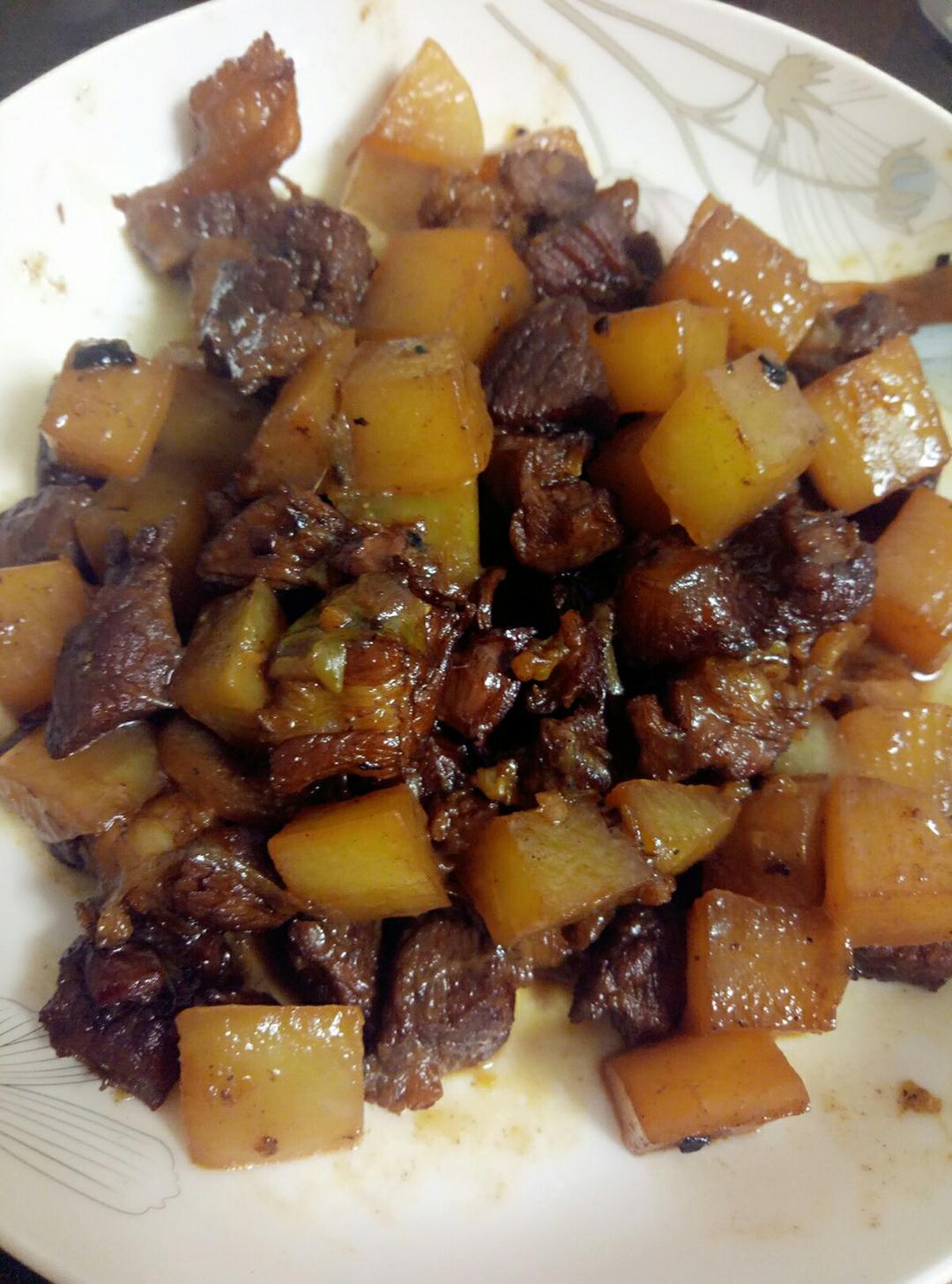 牛肉炖萝卜